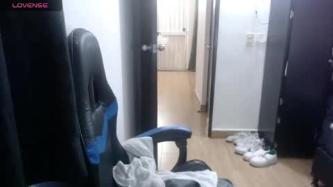 Snapshot of daniel_vargas5 chatting on 01-24-25, 03:22 Daniel online show from 01-24-25, 03:22