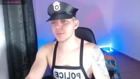 Snapshot of daniel_vargas5 chatting on 02-04-25, 02:28 Daniel online show from 02-04-25, 02:28