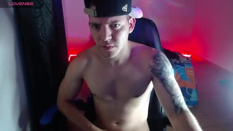 Snapshot of daniel_vargas5 chatting on 02-11-25, 01:31 Daniel online show from 02-11-25, 01:31