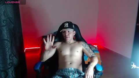 Snapshot of daniel_vargas5 chatting on 02-11-25, 04:33 Daniel online show from 02-11-25, 04:33