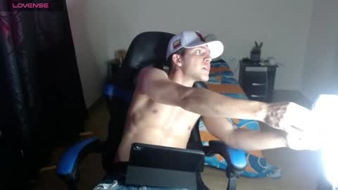 Snapshot of daniel_vargas5 chatting on 03-11-25, 02:10 Daniel online show from 03-11-25, 02:10