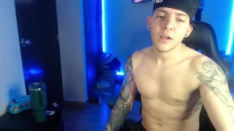 Snapshot of daniel_vargas5 chatting on 09-17-25, 02:13 Daniel online show from 09-17-25, 02:13