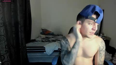 Snapshot of daniel_vargas5 chatting on 12-01-25, 05:23 Daniel online show from 12-01-25, 05:23