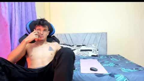 Snapshot of daniel_velez26 chatting on 11-13-25, 04:39 daniel_velez26 online show from 11-13-25, 04:39