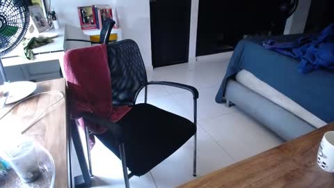 Snapshot of daniel_velez26 chatting on 03-28-26, 04:28 daniel_velez26 online show from 03-28-26, 04:28