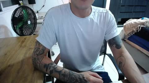 Snapshot of daniel_velez26 chatting on 03-31-26, 04:57 daniel_velez26 online show from 03-31-26, 04:57