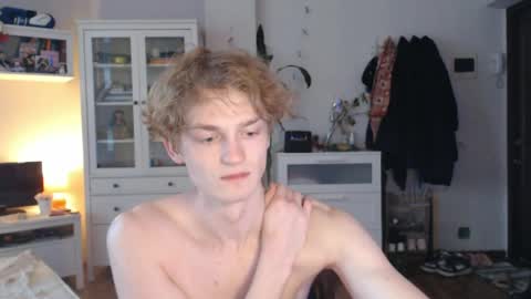 Daniel online show from 04-11-26, 03:33