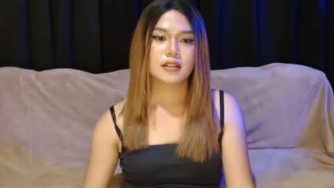 Elodie online show from 12-14-24, 07:25