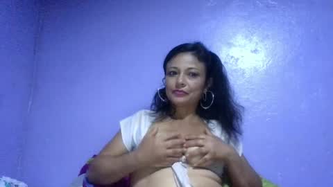 daniela_love1 online show from 04-15-26, 12:50