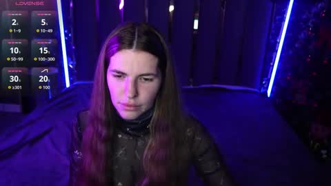 danielareign online show from 12-16-25, 01:49