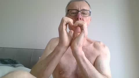 Snapshot of danielcoxone chatting on 05-20-26, 08:42 danielcoxone online show from 05-20-26, 08:42