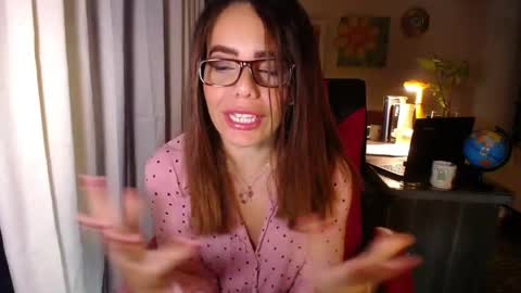 Angie online show from 06-06-26, 07:07