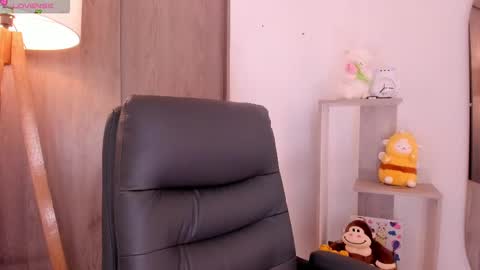 Snapshot of daniellerose_ chatting on 10-09-25, 09:46 Danielle Rose online show from 10-09-25, 09:46