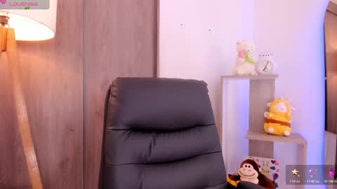 Snapshot of daniellerose_ chatting on 10-21-25, 09:59 Danielle Rose online show from 10-21-25, 09:59