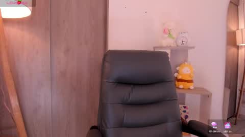 Snapshot of daniellerose_ chatting on 11-13-25, 11:47 Danielle Rose online show from 11-13-25, 11:47