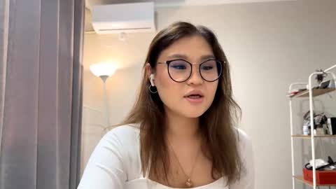 Luna  online show from 11-16-25, 09:04