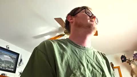 Snapshot of danielp_mod_cb chatting on 12-02-25, 07:42 Daniel y. online show from 12-02-25, 07:42