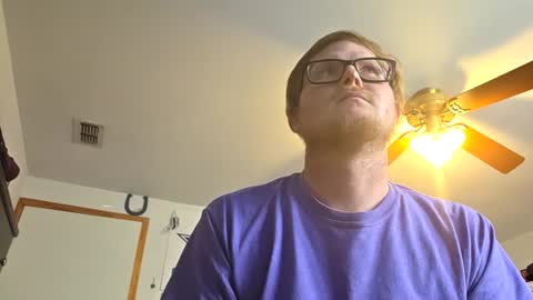 Snapshot of danielp_mod_cb chatting on 01-08-26, 09:17 Daniel y. online show from 01-08-26, 09:17