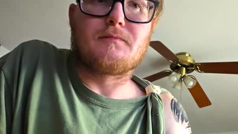 Snapshot of danielp_mod_cb chatting on 03-08-26, 05:28 Daniel y. online show from 03-08-26, 05:28