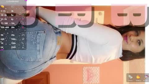 Snapshot of daniiella_cute chatting on 10-21-25, 07:25 DaNii online show from 10-21-25, 07:25