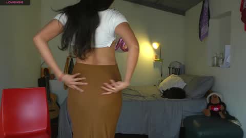 Snapshot of daniisla chatting on 10-22-25, 09:36 danalle .. online show from 10-22-25, 09:36