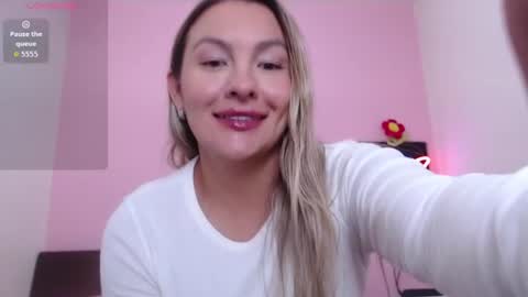 Snapshot of danika_bellaa chatting on 07-13-26, 01:41 K A R O L online show from 07-13-26, 01:41