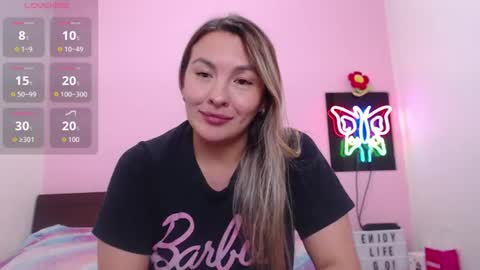 Snapshot of danika_bellaa chatting on 07-18-26, 01:43 K A R O L online show from 07-18-26, 01:43