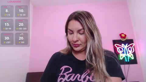 Snapshot of danika_bellaa chatting on 07-19-26, 01:09 K A R O L online show from 07-19-26, 01:09