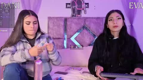 Snapshot of danilu_eva21 chatting on 02-25-26, 06:39 Danilu and Eva online show from 02-25-26, 06:39