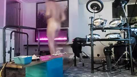 Snapshot of danimal5000 chatting on 10-08-25, 04:32 danimal5000 online show from 10-08-25, 04:32