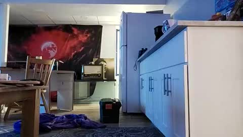 Snapshot of danimal5000 chatting on 11-21-25, 04:27 danimal5000 online show from 11-21-25, 04:27