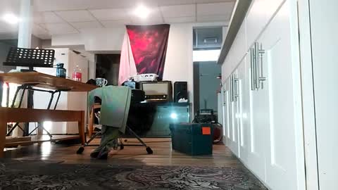 Snapshot of danimal5000 chatting on 12-19-25, 07:43 danimal5000 online show from 12-19-25, 07:43