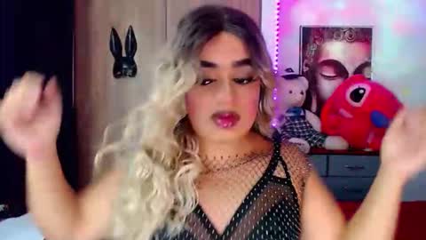 Snapshot of danipein chatting on 10-16-25, 11:22 danipein online show from 10-16-25, 11:22