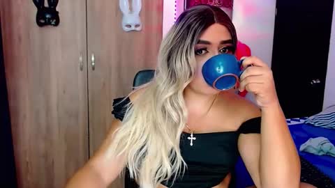 Snapshot of danipein chatting on 10-27-25, 11:14 danipein online show from 10-27-25, 11:14