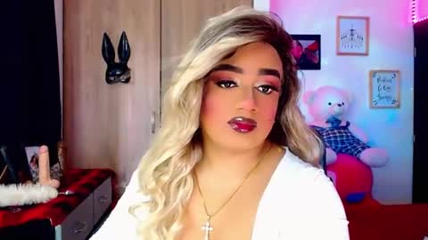 Snapshot of danipein chatting on 11-19-25, 11:32 danipein online show from 11-19-25, 11:32