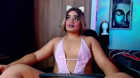 Snapshot of danipein chatting on 02-11-26, 06:29 danipein online show from 02-11-26, 06:29