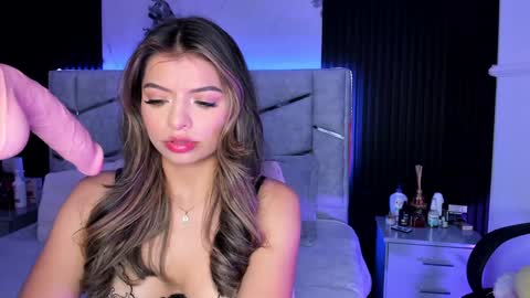 Snapshot of daniphoenixx chatting on 02-08-25, 08:42 Dani Phonenix online show from 02-08-25, 08:42