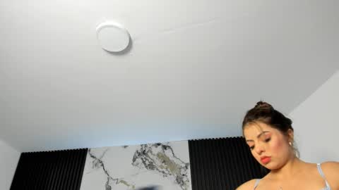 Snapshot of daniphoenixx chatting on 09-24-25, 12:08 Dani Phonenix online show from 09-24-25, 12:08