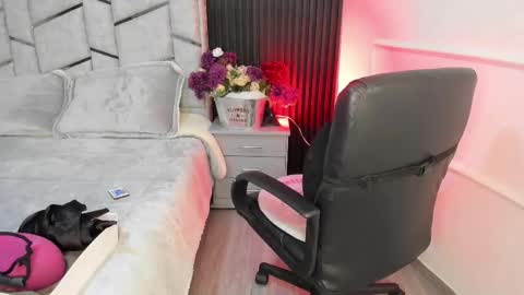 Dani Phonenix online show from 02-25-26, 11:20