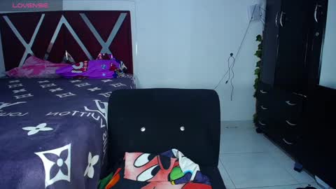 danisabrownn online show from 03-04-25, 02:42