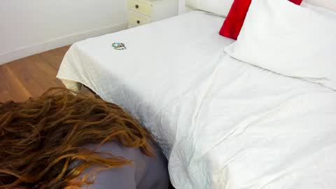 INSTAGRAM  Minni Moom online show from 02-06-25, 03:09