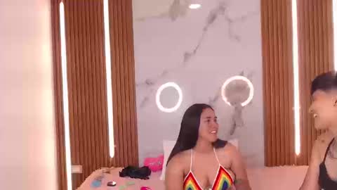 Snapshot of dann_jell chatting on 03-12-26, 08:15 Danniela y Victoria online show from 03-12-26, 08:15