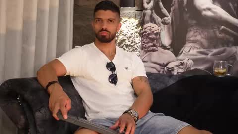 Dann saenz online show from 11-21-25, 04:16