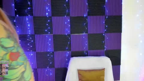 Dannacastle online show from 05-17-26, 04:54