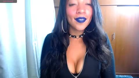 Snapshot of danna__ross chatting on 12-31-24, 12:32 Danna Ross online show from 12-31-24, 12:32