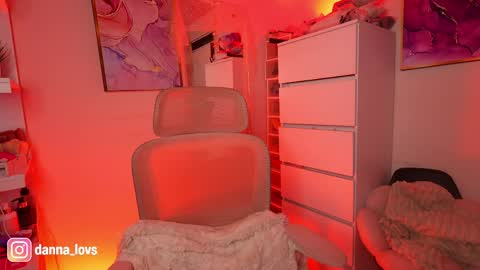 Danna Lovs online show from 04-15-26, 01:40