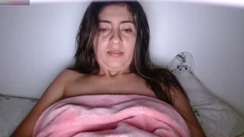 Snapshot of danna_peterson chatting on 06-21-26, 01:08 Danna online show from 06-21-26, 01:08