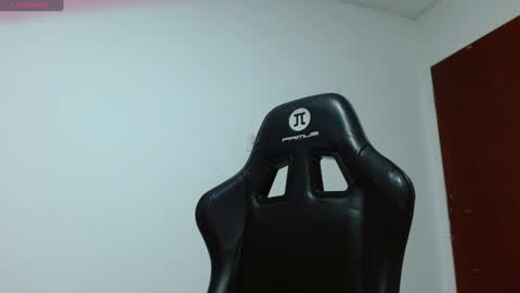 Snapshot of danna_peterson chatting on 06-28-26, 01:22 Danna online show from 06-28-26, 01:22