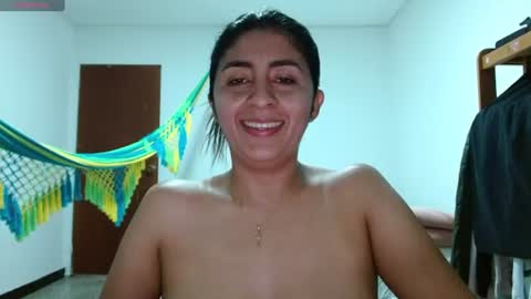 Snapshot of danna_peterson chatting on 08-02-26, 05:00 Danna online show from 08-02-26, 05:00