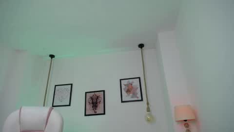 Danna online show from 04-17-26, 11:52